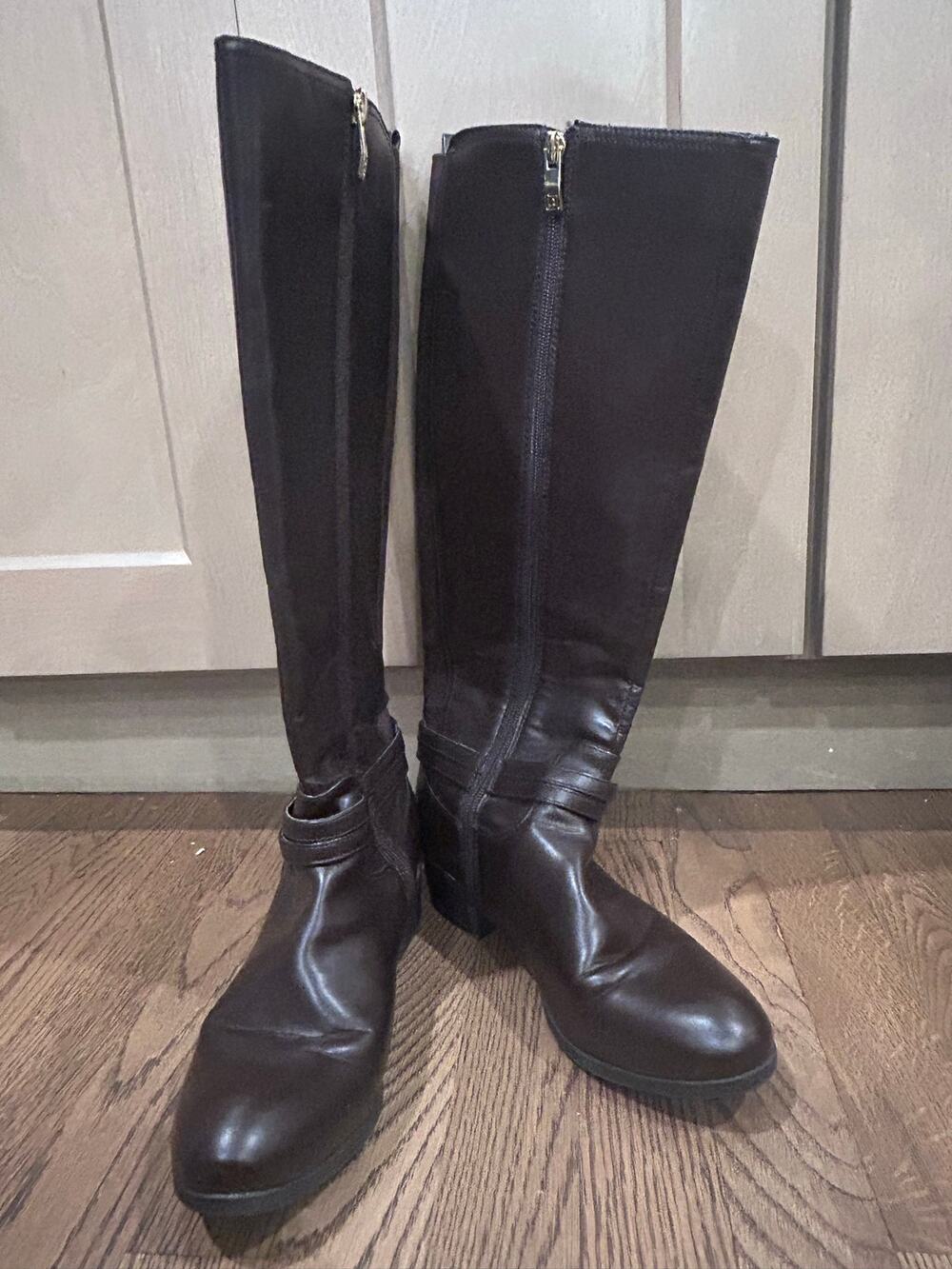 Liz Claiborne Brown Riding Boots Knee High Zip Sz 8 HorseGirl Fall Preppy Chic